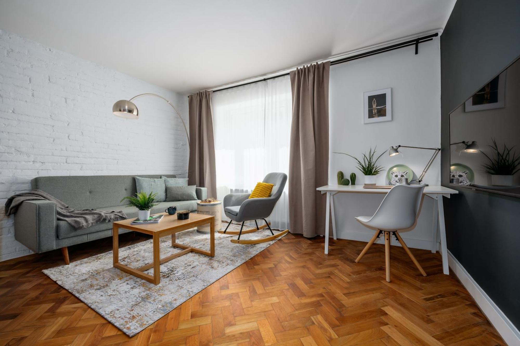 Days - 2bdr - Quiet Area - Workspace Appartamento *